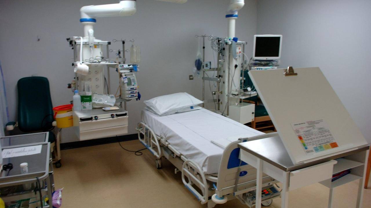 Majority of patients admitted to ICU under 65
